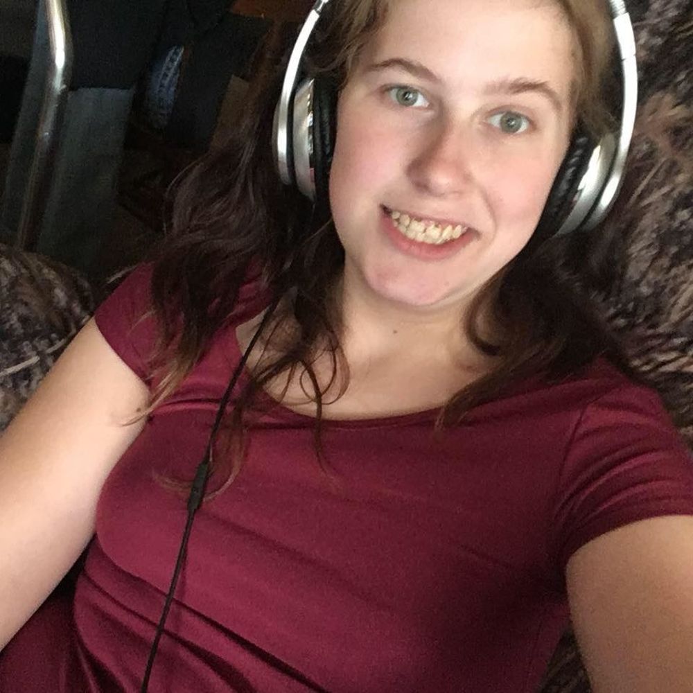 Meet your Posher, Lainey